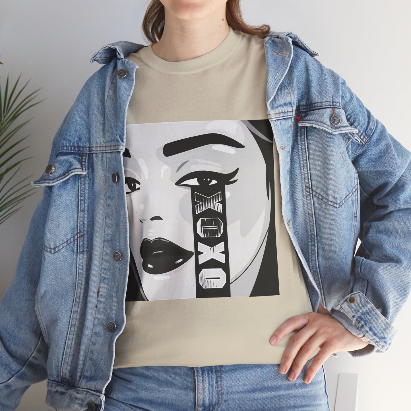 XOXO Stylish Graphic Tee